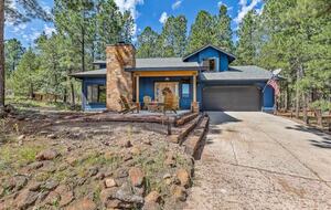 Stylish Pines Getaway with Hot Tub & Game Room - Flagstaff, Arizona