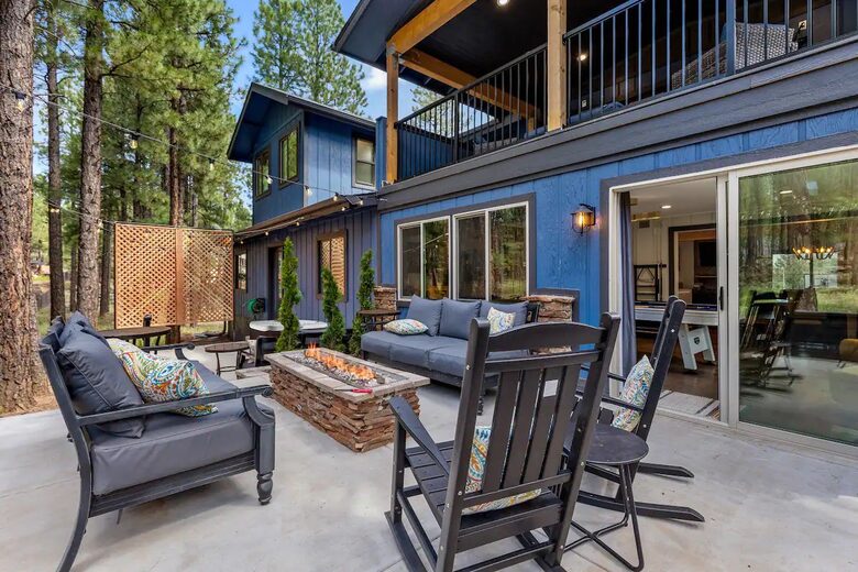Stylish Pines Getaway with Hot Tub & Game Room - Flagstaff, Arizona