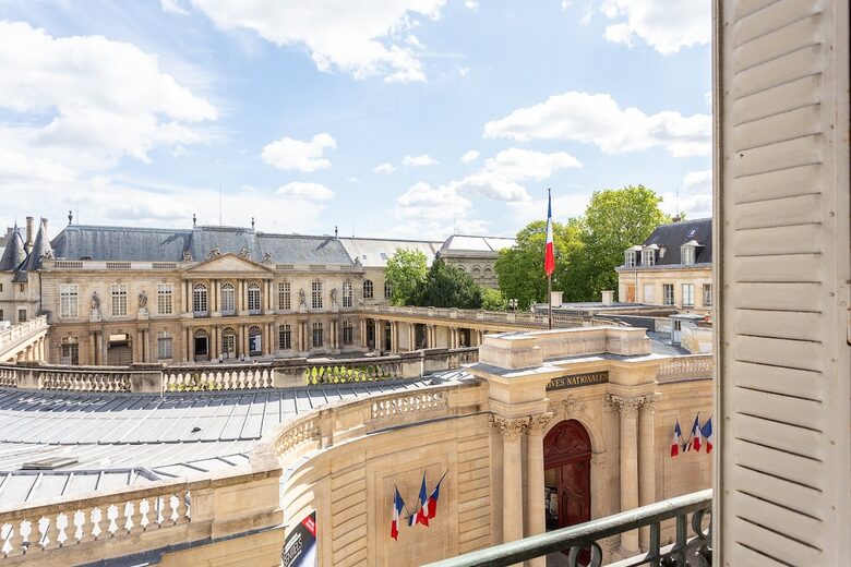 Fantastic view from 2-Bedroom Retreat in Historic Le Marais - Paris, France