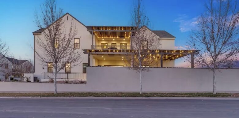 Luxurious Oasis with Pool and Mountain Views - Hurricane, Utah