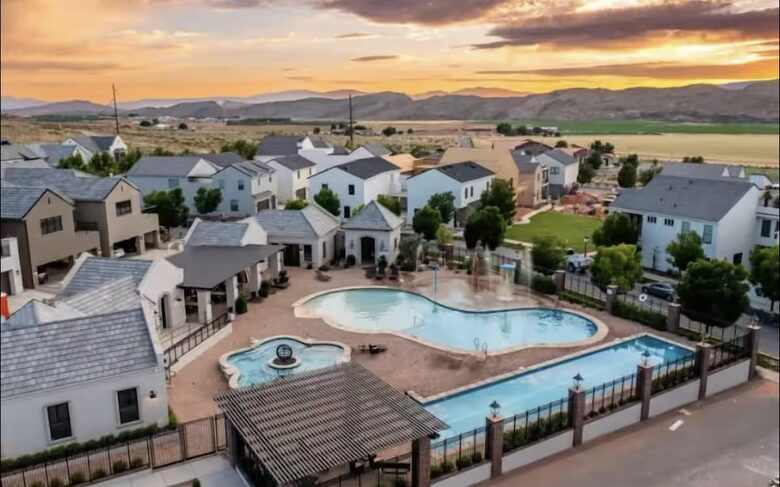 Luxurious Oasis with Pool and Mountain Views - Hurricane, Utah