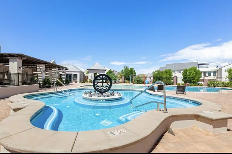 Luxurious Oasis with Pool and Mountain Views - Hurricane, Utah