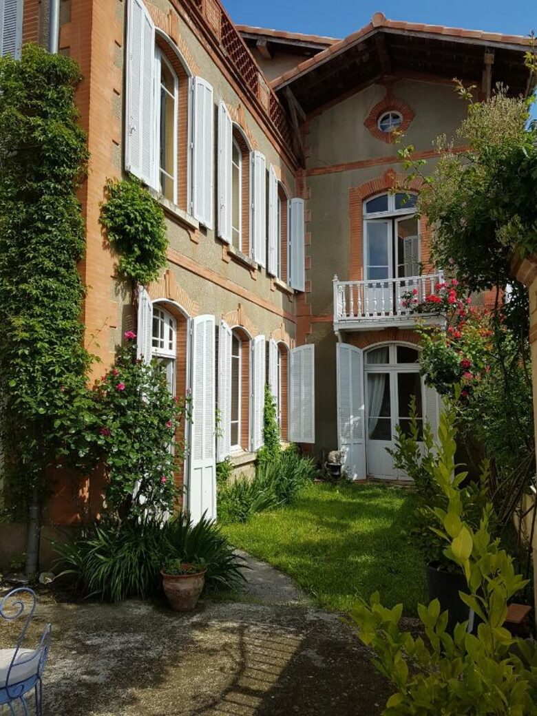 Exquisite Countryside Haven with Modern Amenities - Saint-Élix-le-Château, France