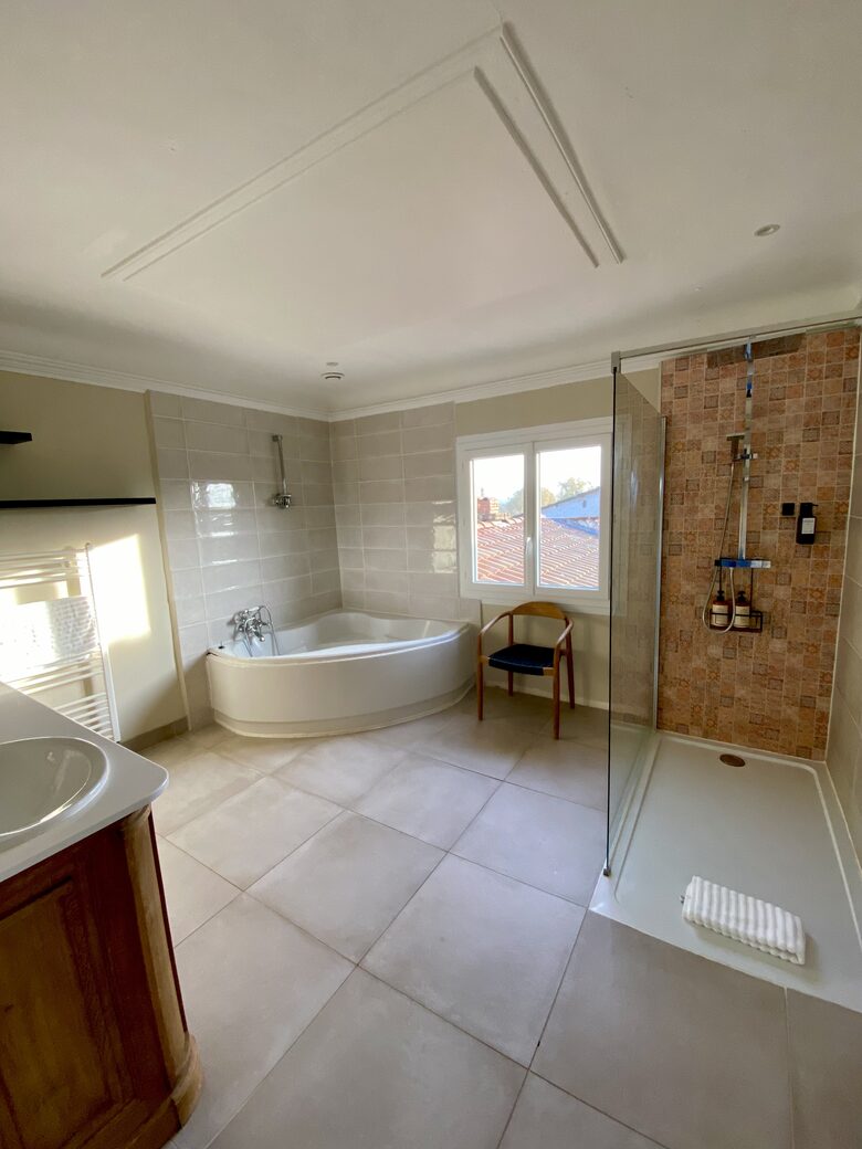 Exquisite Countryside Haven with Modern Amenities - Saint-Élix-le-Château, France