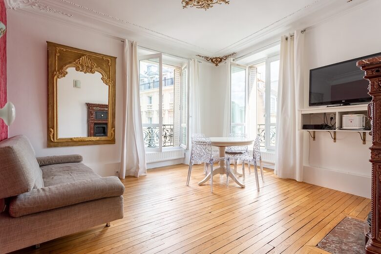 Fantastic view from 2-Bedroom Retreat in Historic Le Marais - Paris, France