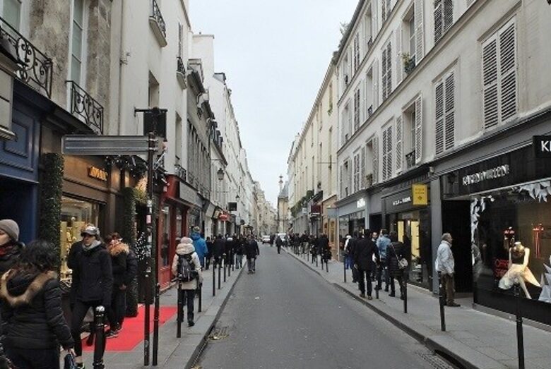 Fantastic view from 2-Bedroom Retreat in Historic Le Marais - Paris, France