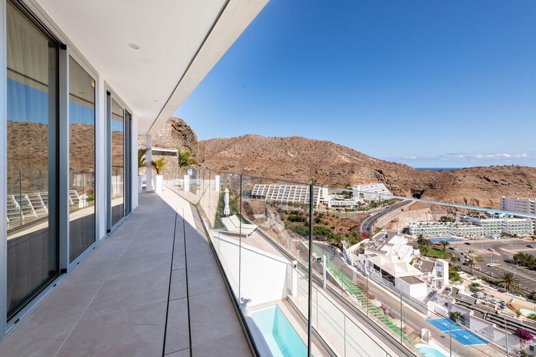 Luxury Living with Outdoor Oasis and Panoramic Ocean Vistas - Puerto Rico, Gran Canaria, Spain
