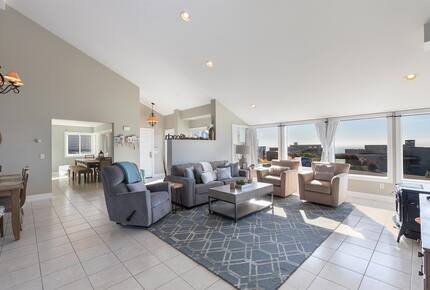 A Coastal Escape with Sweeping Ocean Views - Bodega Bay, California
