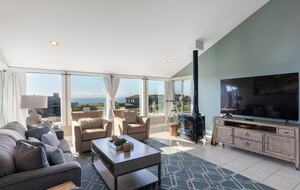 A Coastal Escape with Sweeping Ocean Views - Bodega Bay, California