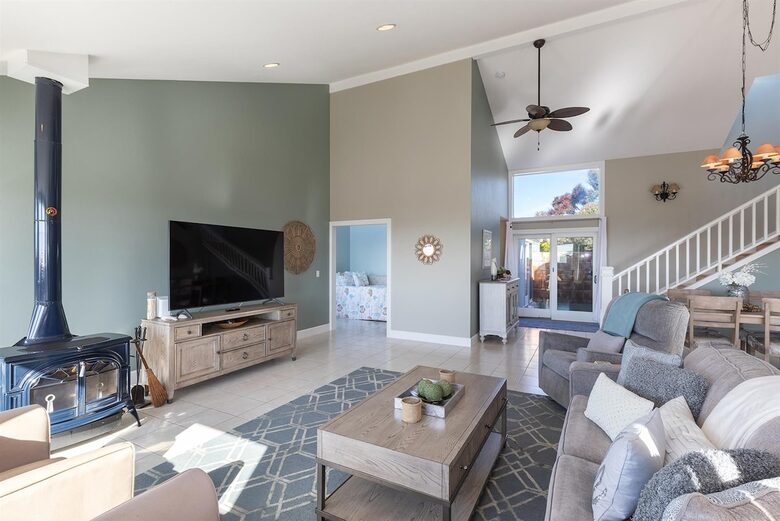 A Coastal Escape with Sweeping Ocean Views - Bodega Bay, California