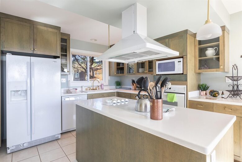 A Coastal Escape with Sweeping Ocean Views - Bodega Bay, California