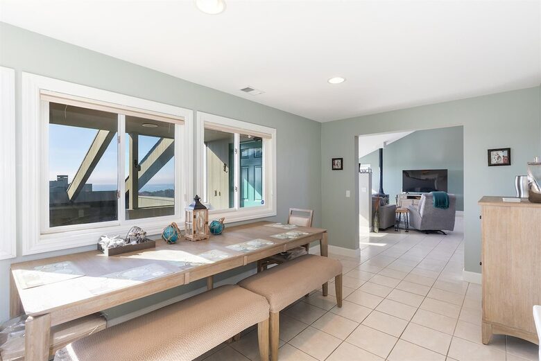 A Coastal Escape with Sweeping Ocean Views - Bodega Bay, California