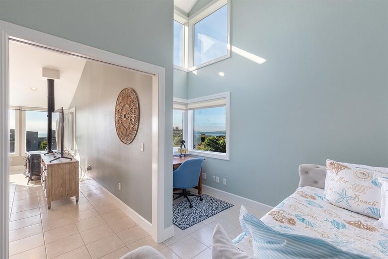 A Coastal Escape with Sweeping Ocean Views - Bodega Bay, California