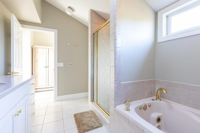 A Coastal Escape with Sweeping Ocean Views - Bodega Bay, California