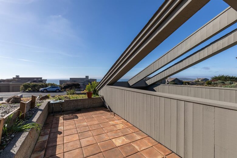 A Coastal Escape with Sweeping Ocean Views - Bodega Bay, California