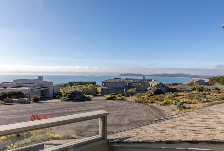 A Coastal Escape with Sweeping Ocean Views - Bodega Bay, California
