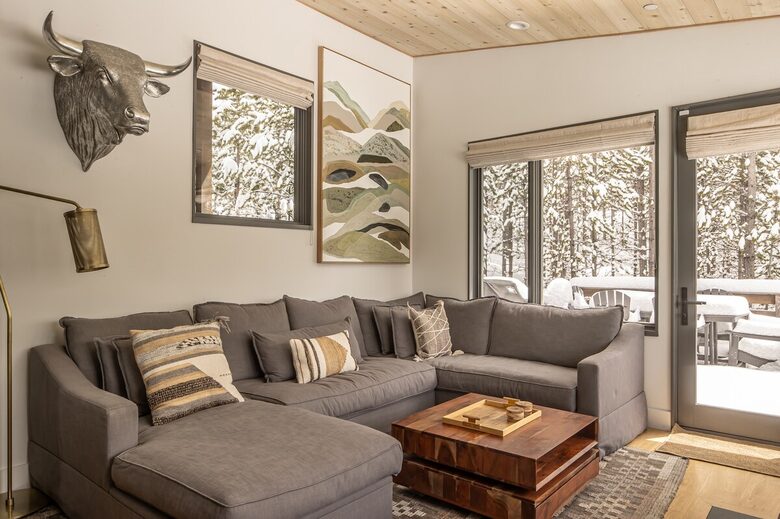 Alpine Elegance | Ski-In/Ski-Out with Private Hot Tub - Big Sky, Montana