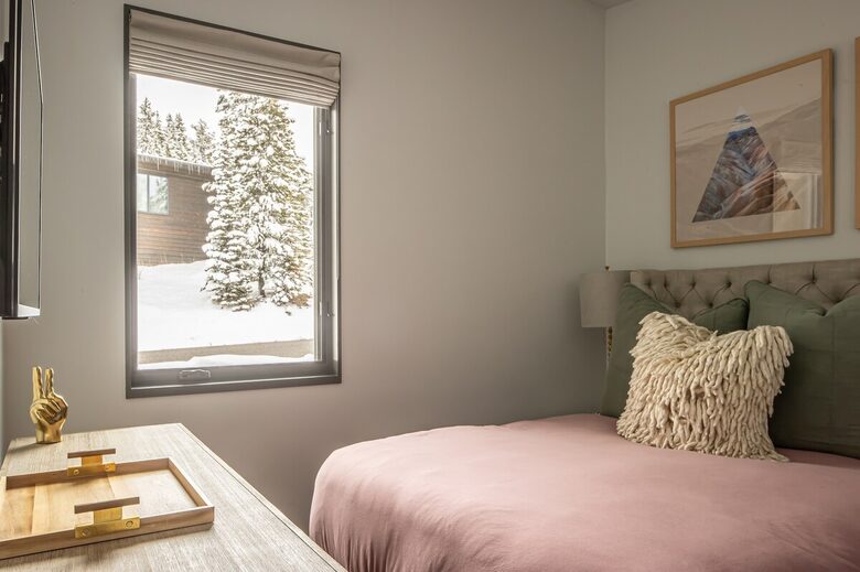 Alpine Elegance | Ski-In/Ski-Out with Private Hot Tub - Big Sky, Montana