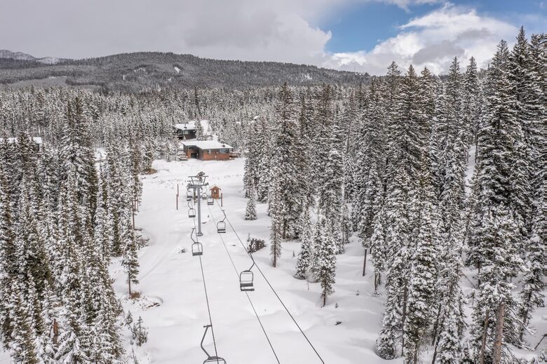 Alpine Elegance | Ski-In/Ski-Out with Private Hot Tub - Big Sky, Montana