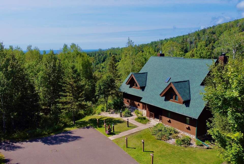 Ski-In/Ski-Out Luxury in Lutsen - Lutsen, Minnesota