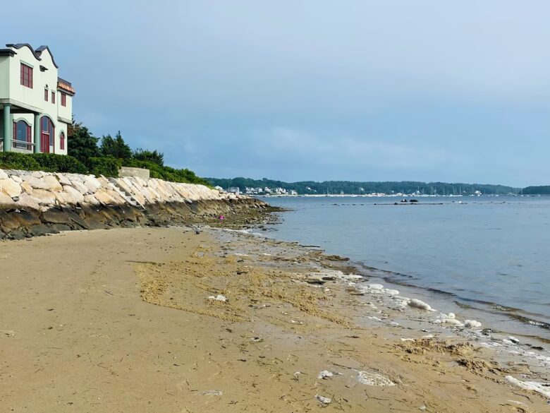Cape Cod Comfort | Walk to the Beach - Monument Beach, Massachusetts