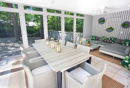 A Secluded Hamptons Escape Between Sag Harbor & Bridgehampton - Sag Harbor, New York