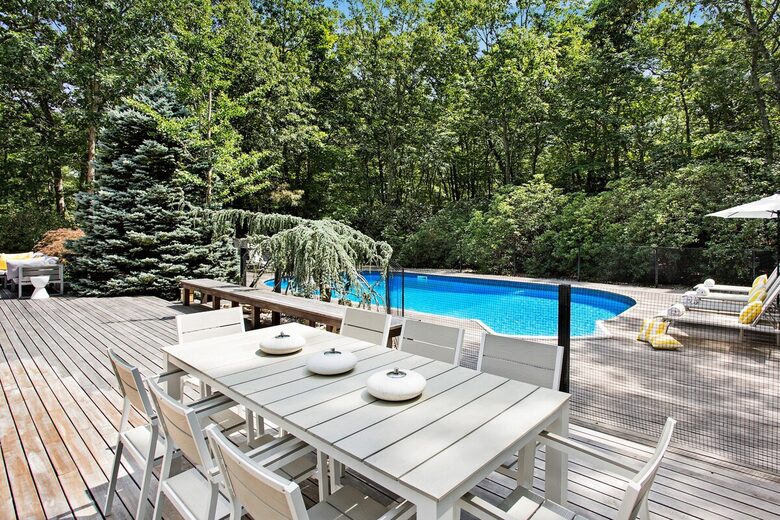 A Secluded Hamptons Escape Between Sag Harbor & Bridgehampton - Sag Harbor, New York