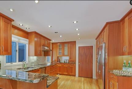 A Secluded Hamptons Escape Between Sag Harbor & Bridgehampton - Sag Harbor, New York
