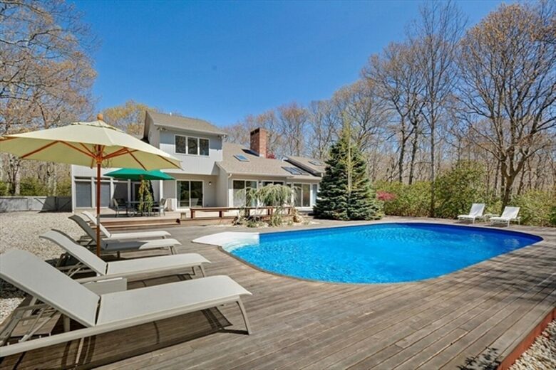 A Secluded Hamptons Escape Between Sag Harbor & Bridgehampton - Sag Harbor, New York