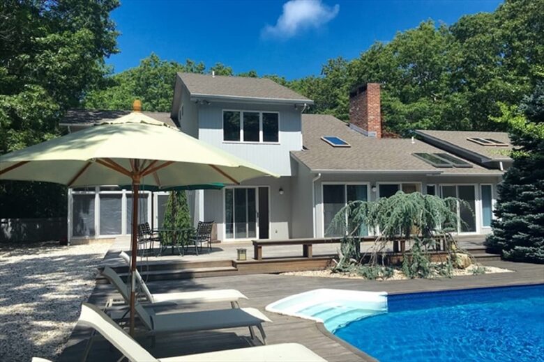 A Secluded Hamptons Escape Between Sag Harbor & Bridgehampton - Sag Harbor, New York