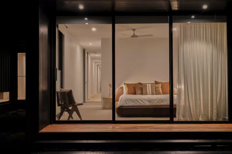 Open Country Homestead. Architectural Elegance Meets Countryside Serenity in Burradoo - Burradoo, Australia