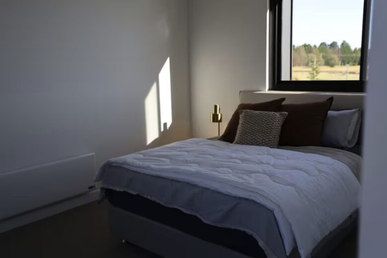 Open Country Homestead. Architectural Elegance Meets Countryside Serenity in Burradoo - Burradoo, Australia