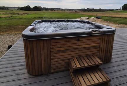 Open Country Homestead.              Architectural Elegance Meets Countryside Serenity in Burradoo - Burradoo, Australia