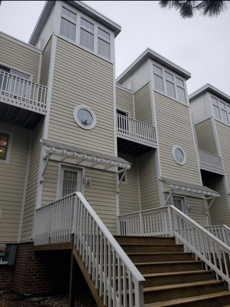 Elegant Townhome with Rooftop Retreat & Beach Access - New Buffalo, Michigan