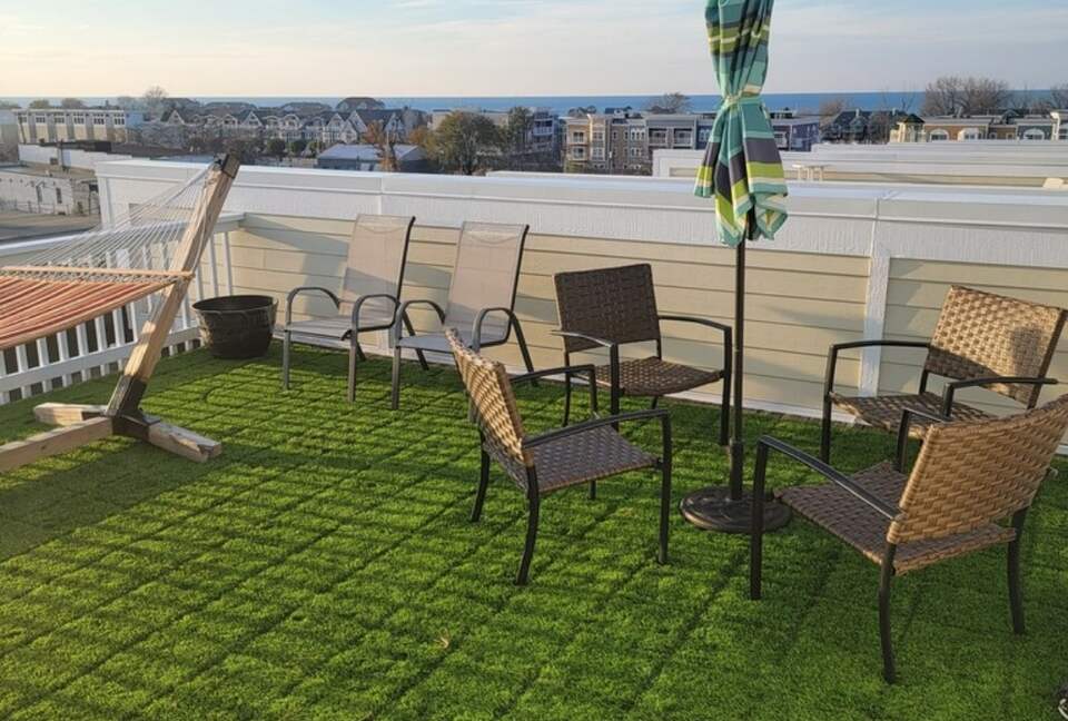 Elegant Townhome with Rooftop Retreat & Beach Access - New Buffalo, Michigan