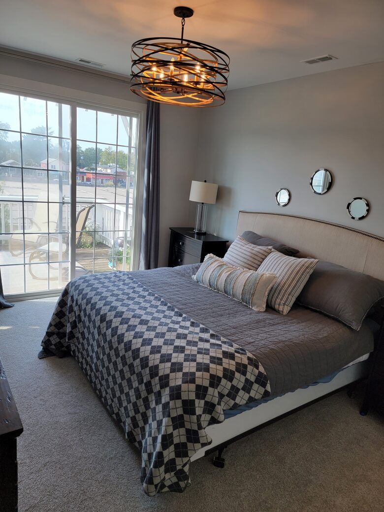 Elegant Townhome with Rooftop Retreat & Beach Access - New Buffalo, Michigan