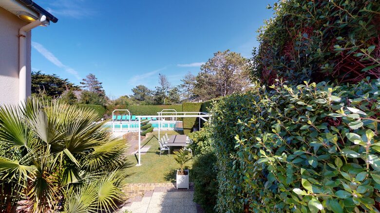 Luxury Coastal Amare Villa - Saint Pair Sur Mer, France