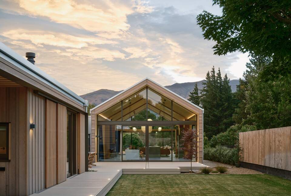 Award Winning Designed Wanaka Home - Wānaka, New Zealand