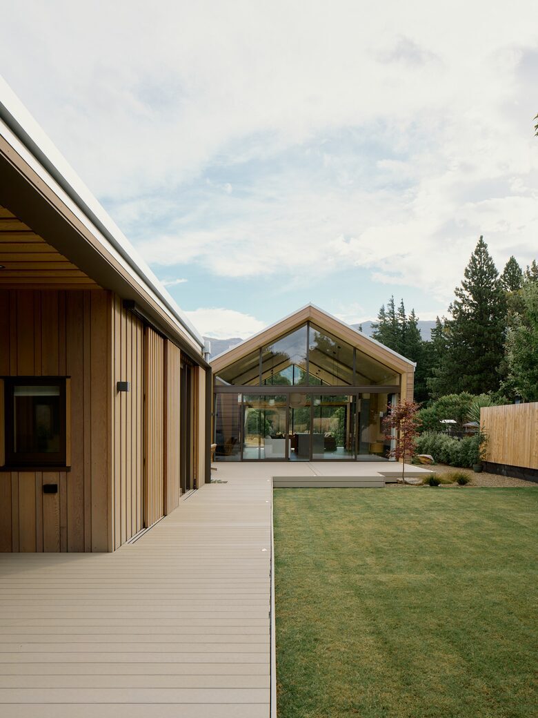 Award Winning Designed Wanaka Home - Wānaka, New Zealand
