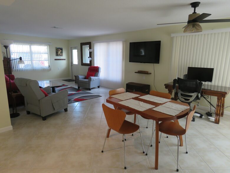 Siesta Key Hideaway with Private Patio & Community Pool Access - Siesta Key, Florida
