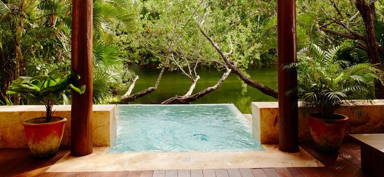 Luxurious Penthouse Retreat with Private Pool & Golf Access - Solidaridad, Mexico