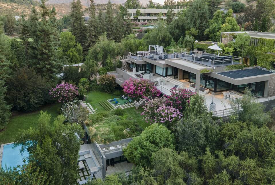 Elegant Designer Estate in Exclusive Lo Barnechea - Lo Barnechea, Chile