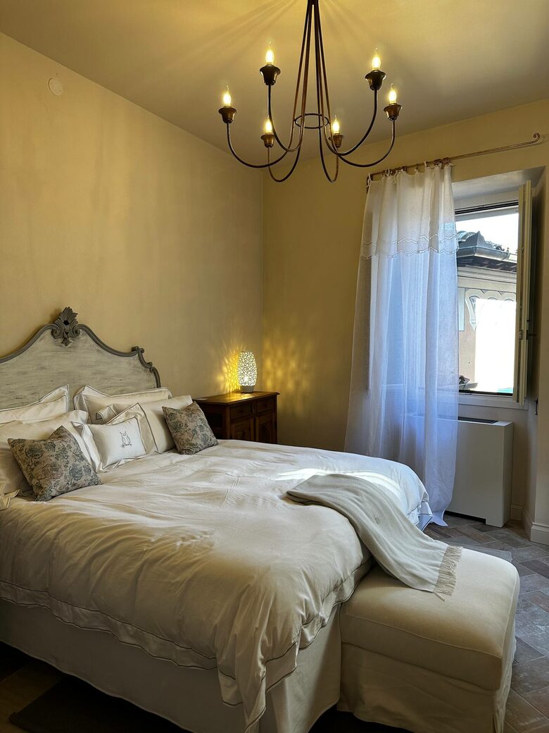 Snowy Owl | Two-bedroom Apartment - Todi, Italy