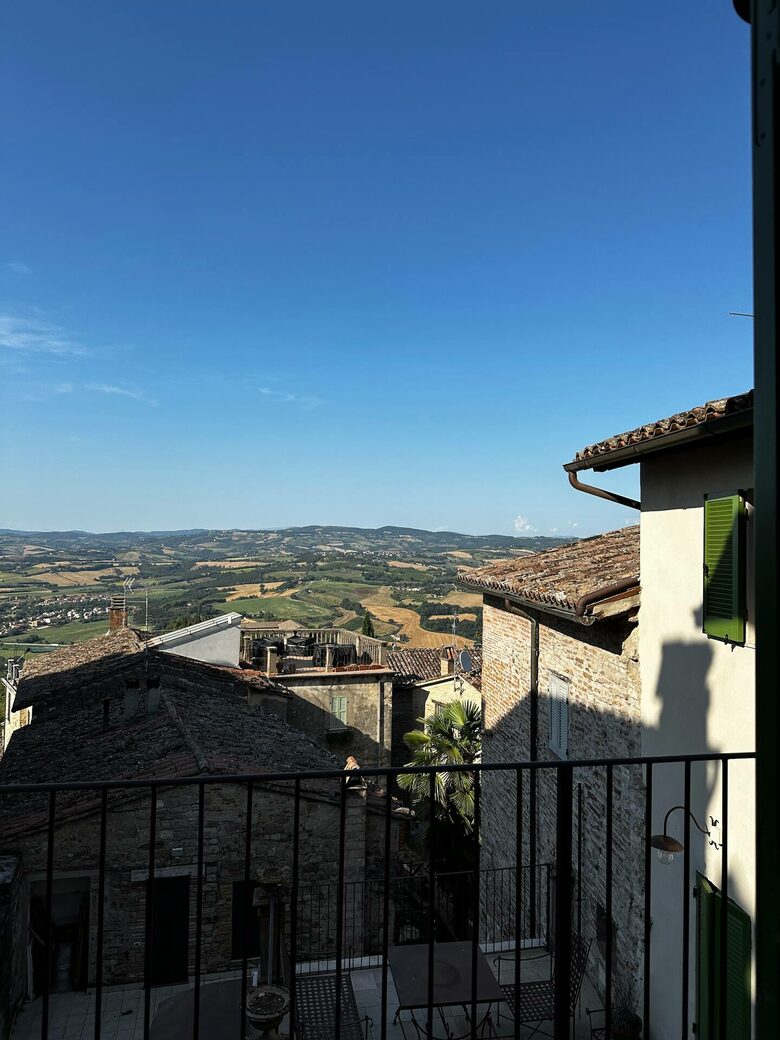 Snowy Owl | Two-bedroom Apartment - Todi, Italy