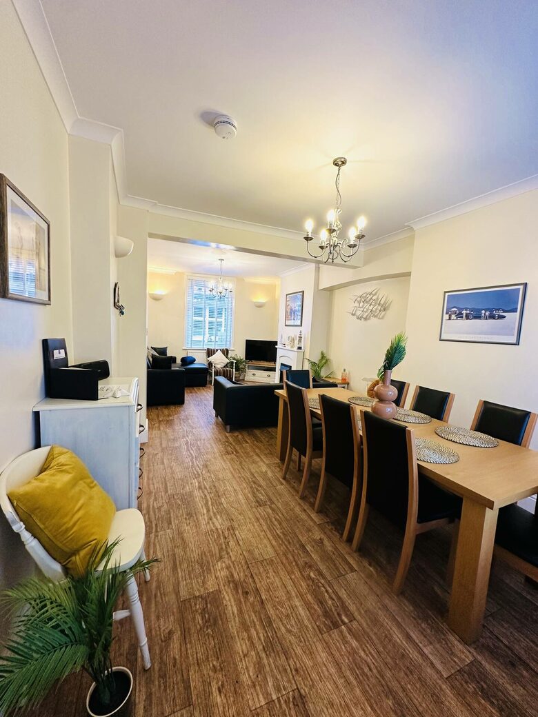 Modern Coastal Living Steps from Filey Beach - Filey, United Kingdom