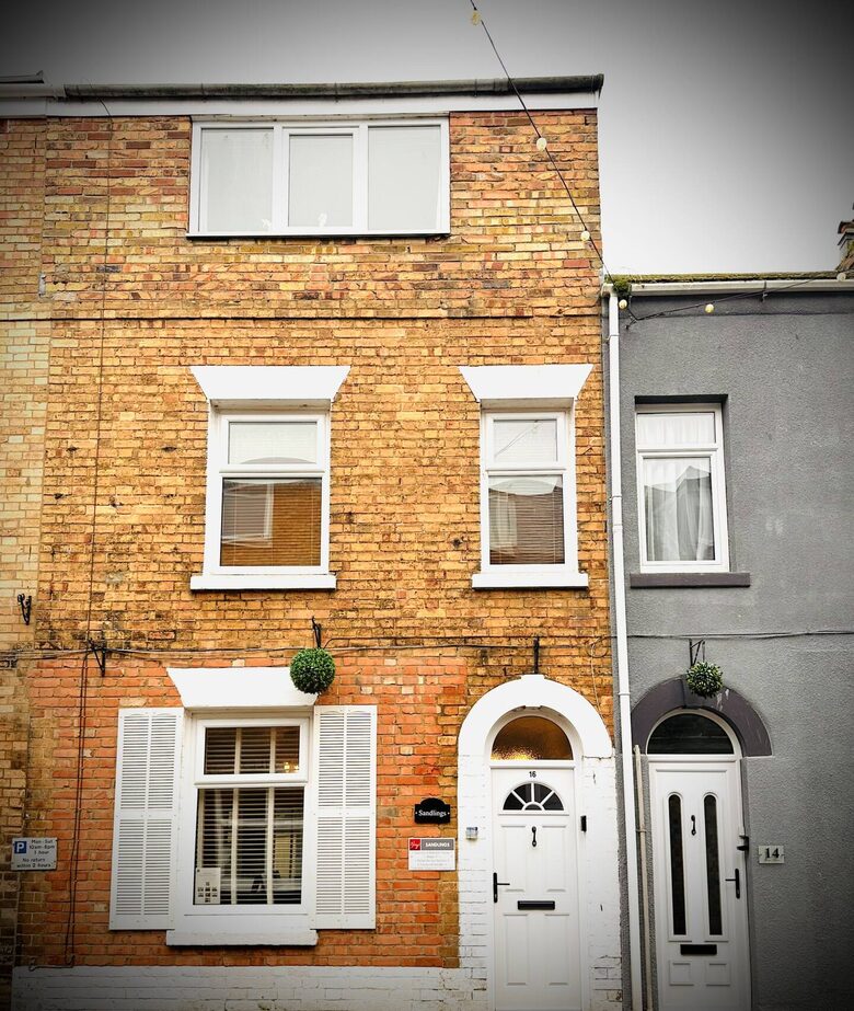 Modern Coastal Living Steps from Filey Beach - Filey, United Kingdom