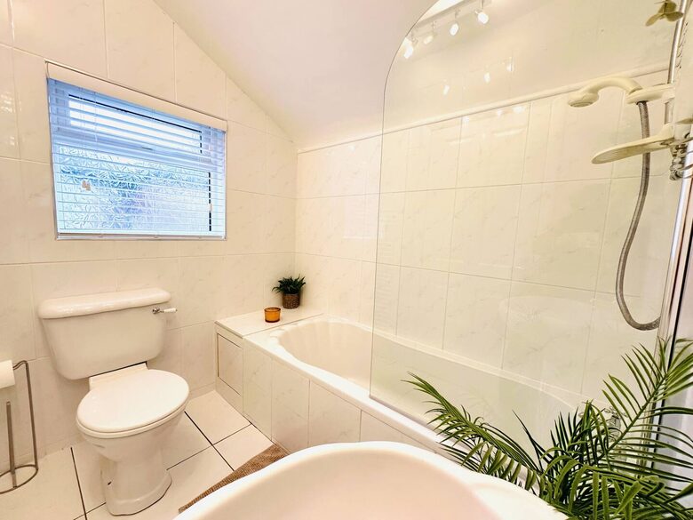 Modern Coastal Living Steps from Filey Beach - Filey, United Kingdom