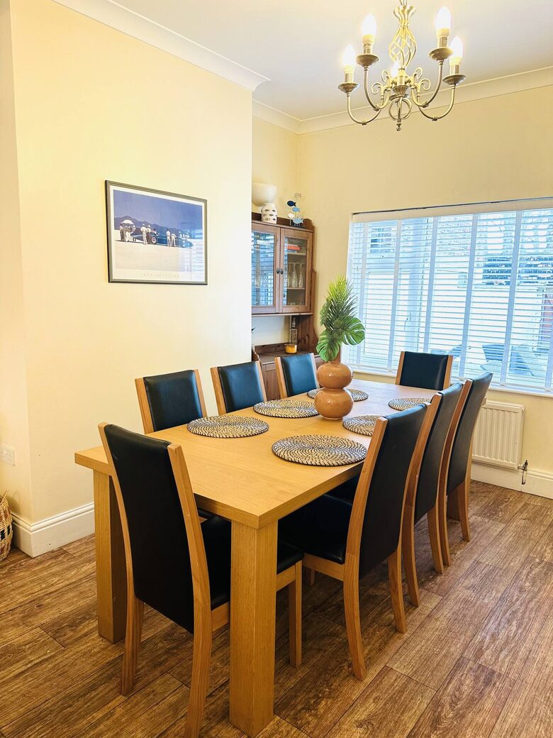 Modern Coastal Living Steps from Filey Beach - Filey, United Kingdom