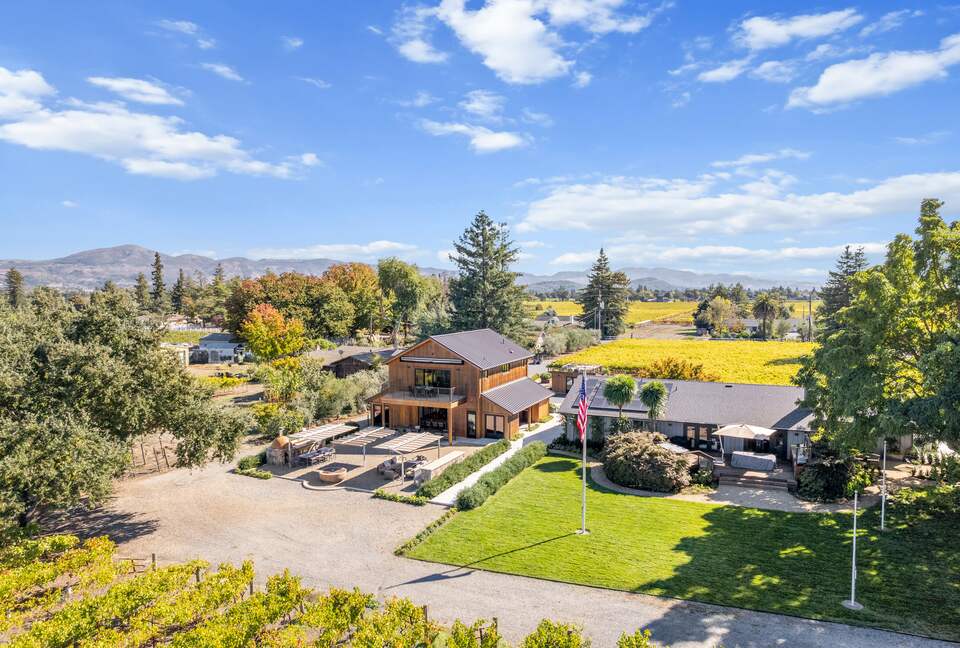 Napa Valley Escape in the Vineyards - Napa, California
