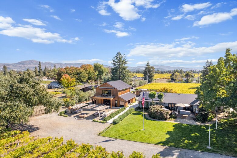 Napa Valley Escape in the Vineyards - Napa, California